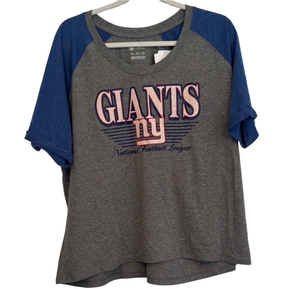 NWT NFL Apparel Women’s NY Giants Football Short Sleeve T-Shirt in a size 2XL
